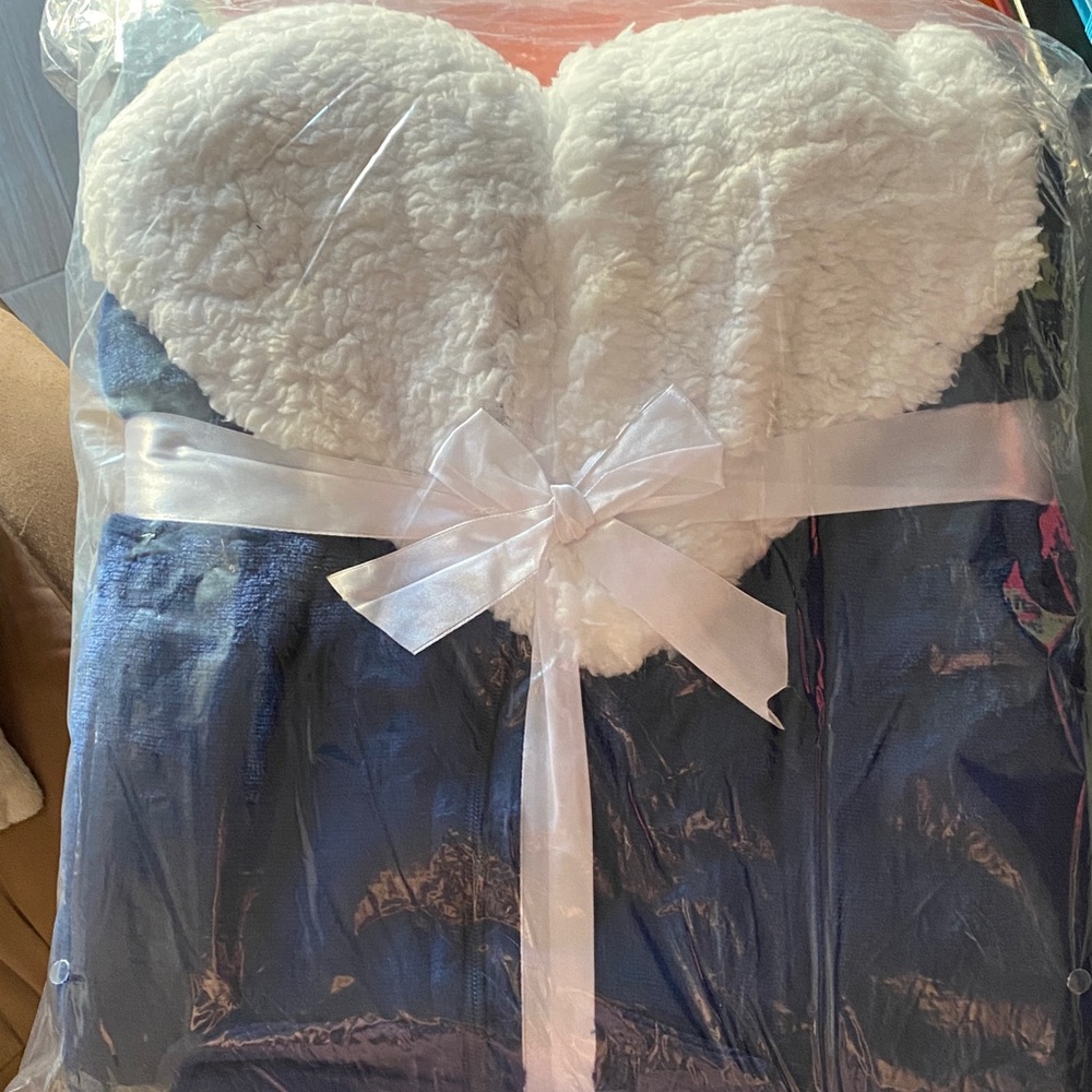 Cozy White and Blue Unisex Sherpa Hooded Robe